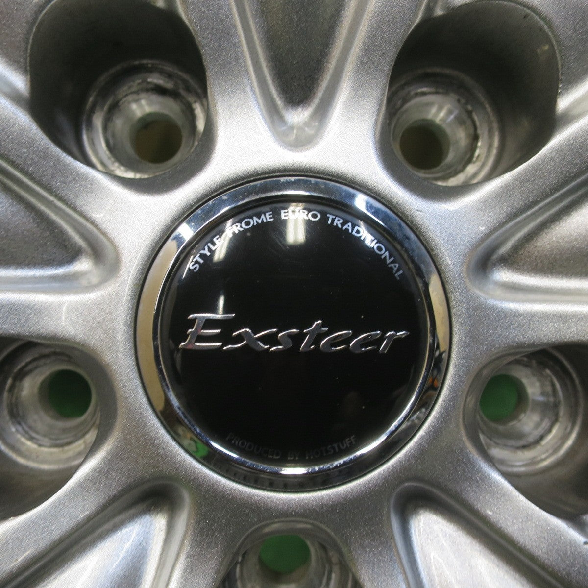 バリ溝!22年!キレイ!9.5分★スタッドレス 235/60R18 ブリヂストン ブリザック DM-V3 Exsteer エクスター 18インチ PCD114.3/5H★5092003イス