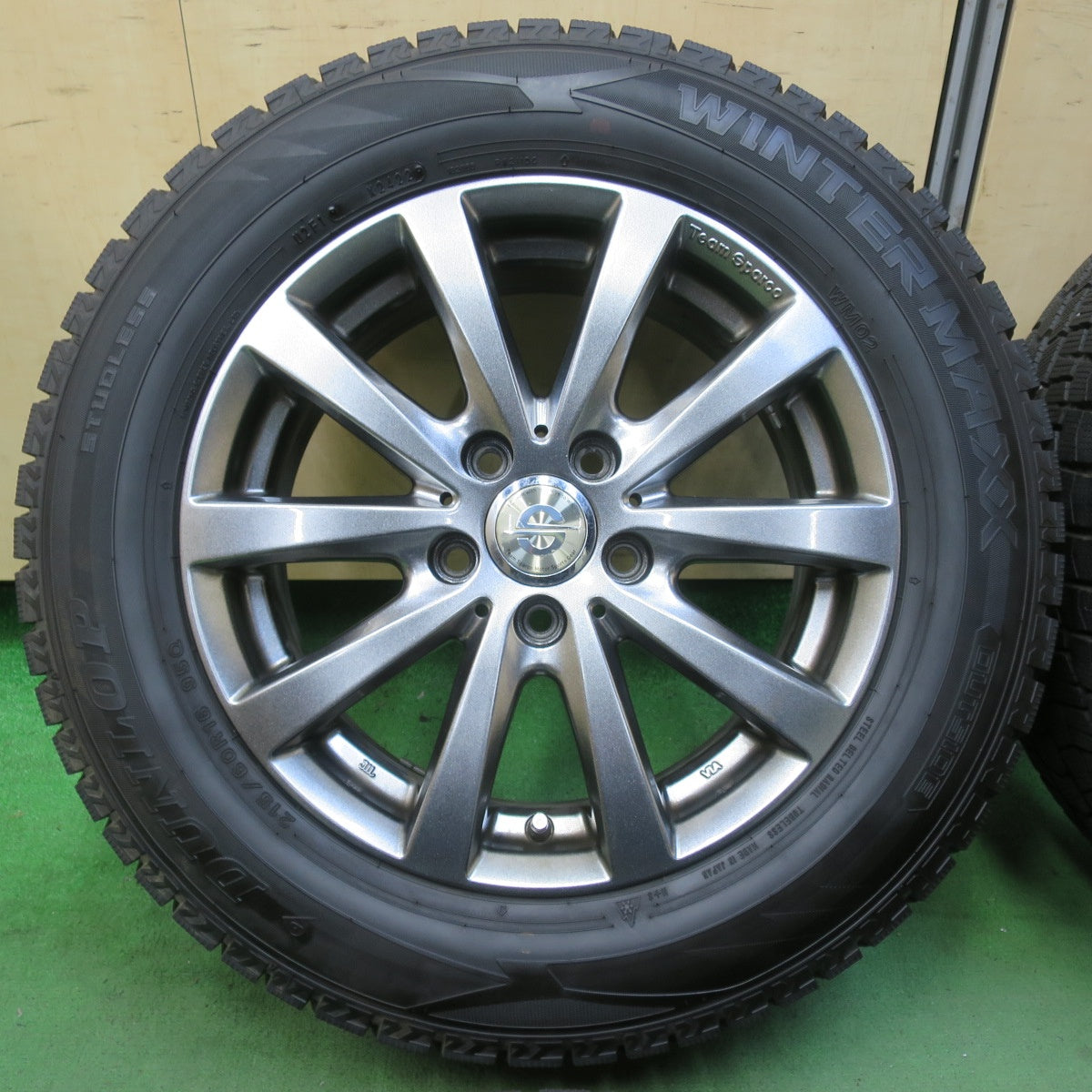 バリ溝!22年!9.5分★ワーゲン 等 Team Sparco 215/60R16 スタッドレス ダンロップ ウインターマックス WM02 チームスパルコ 16インチ PCD112/5H★5081103イス