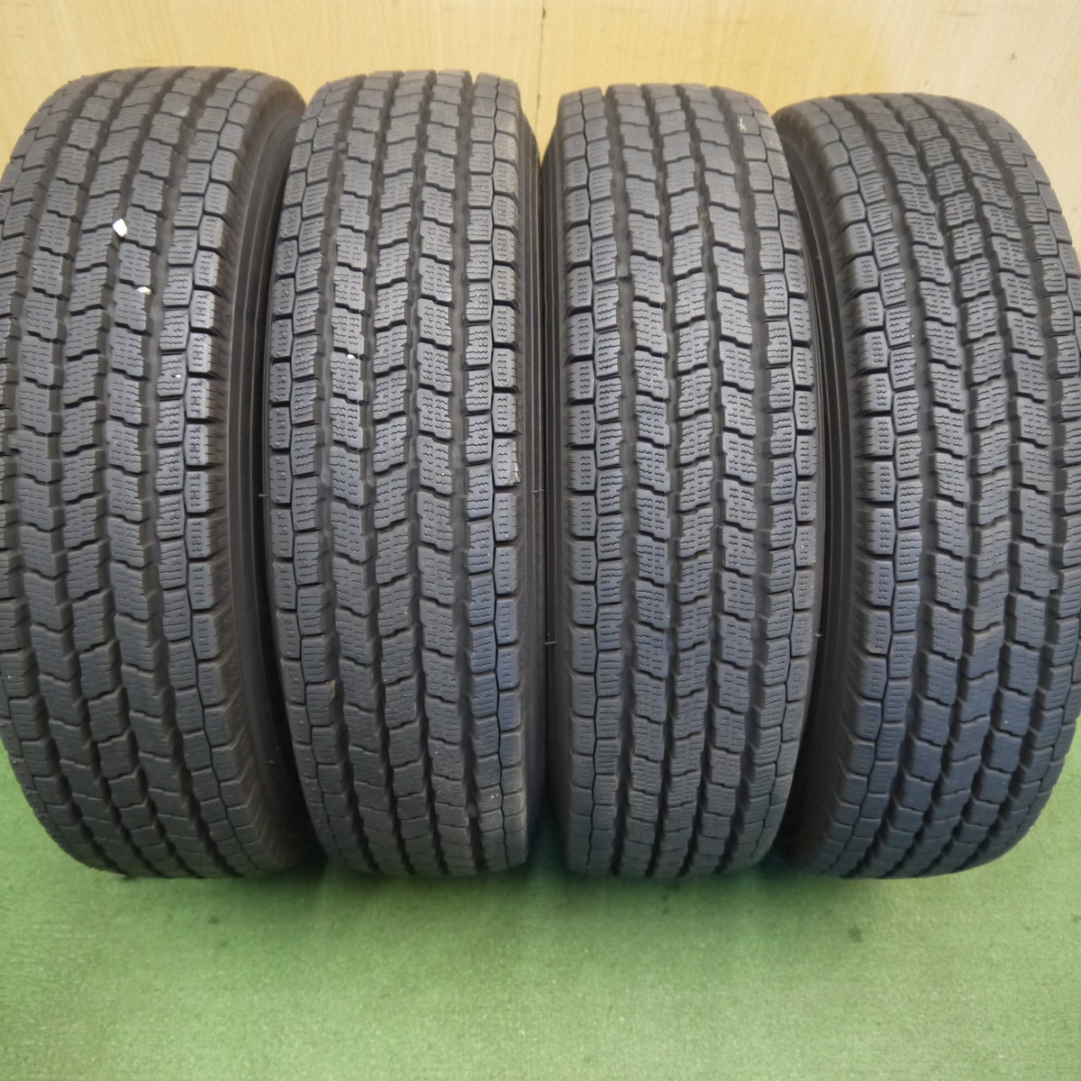 バリ溝!25年!キレイ!9.5分以上◎スタッドレス 145/80R12 80/78N ヨコハマ アイスガード iG91 JOKER ジョーカー 12インチ PCD100/4H◎6100606Hス