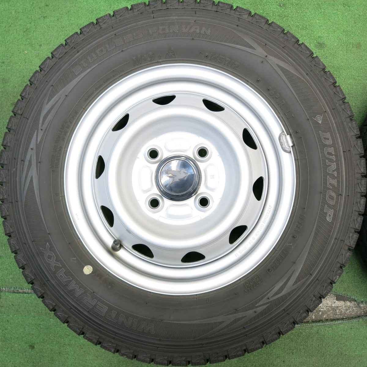 バリ溝!24年!キレイ!ほぼ10分★スタッドレス 145R12 6PR ダンロップ ウインターマックス SV01 スチール ホイール 12インチ PCD100/4H★5053112HAス