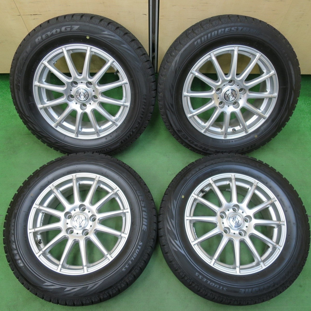 バリ溝!キレイ!9.5分★スタッドレス 215/60R16 ブリヂストン ブリザック REVO GZ JOKER ジョーカー 16インチ PCD114.3/5H★5031708イス