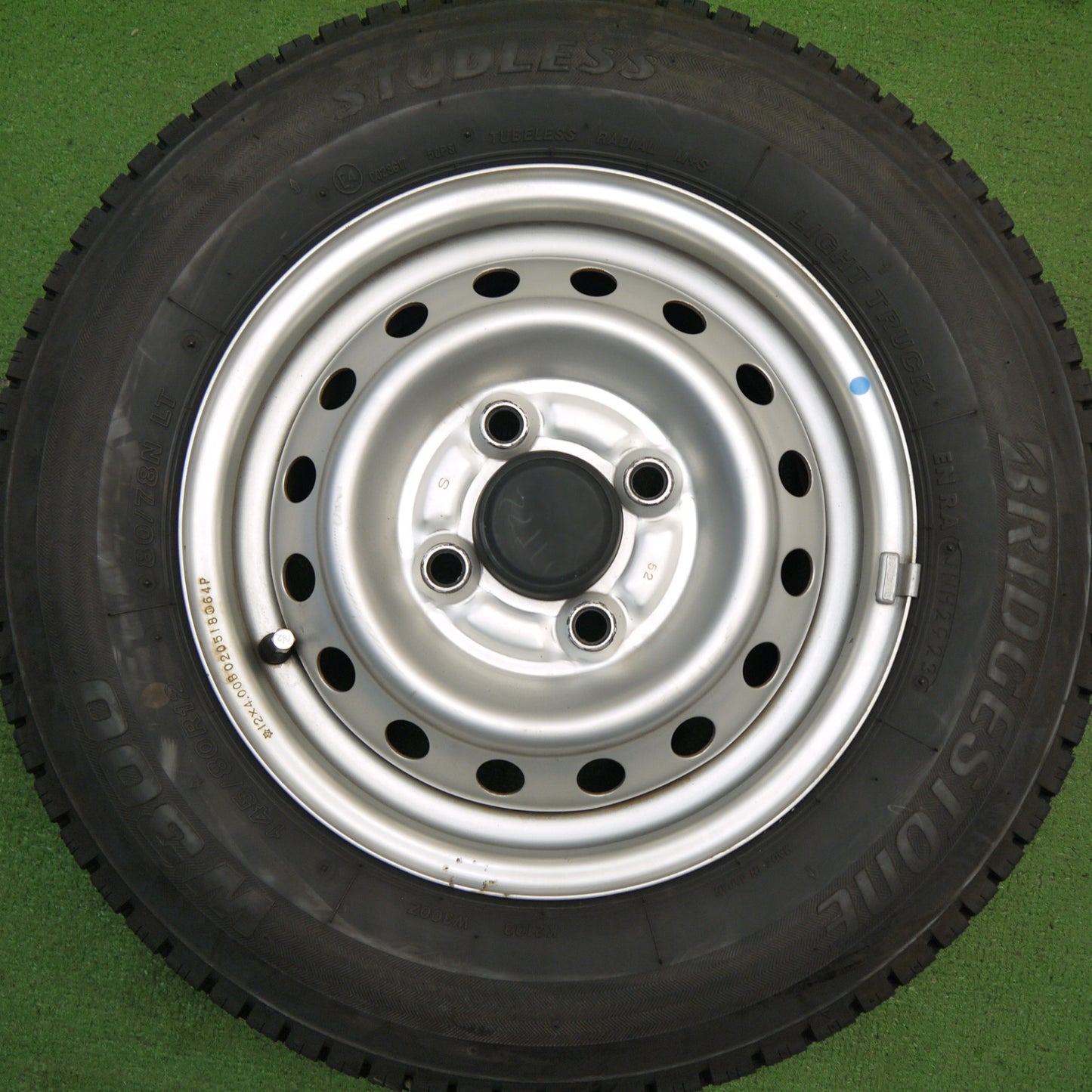 バリ溝!23年!キレイ!9分★スタッドレス 145/80R12 80/78N ブリヂストン W300 スチール ホイール 12インチ PCD100/4H★5052103Hス