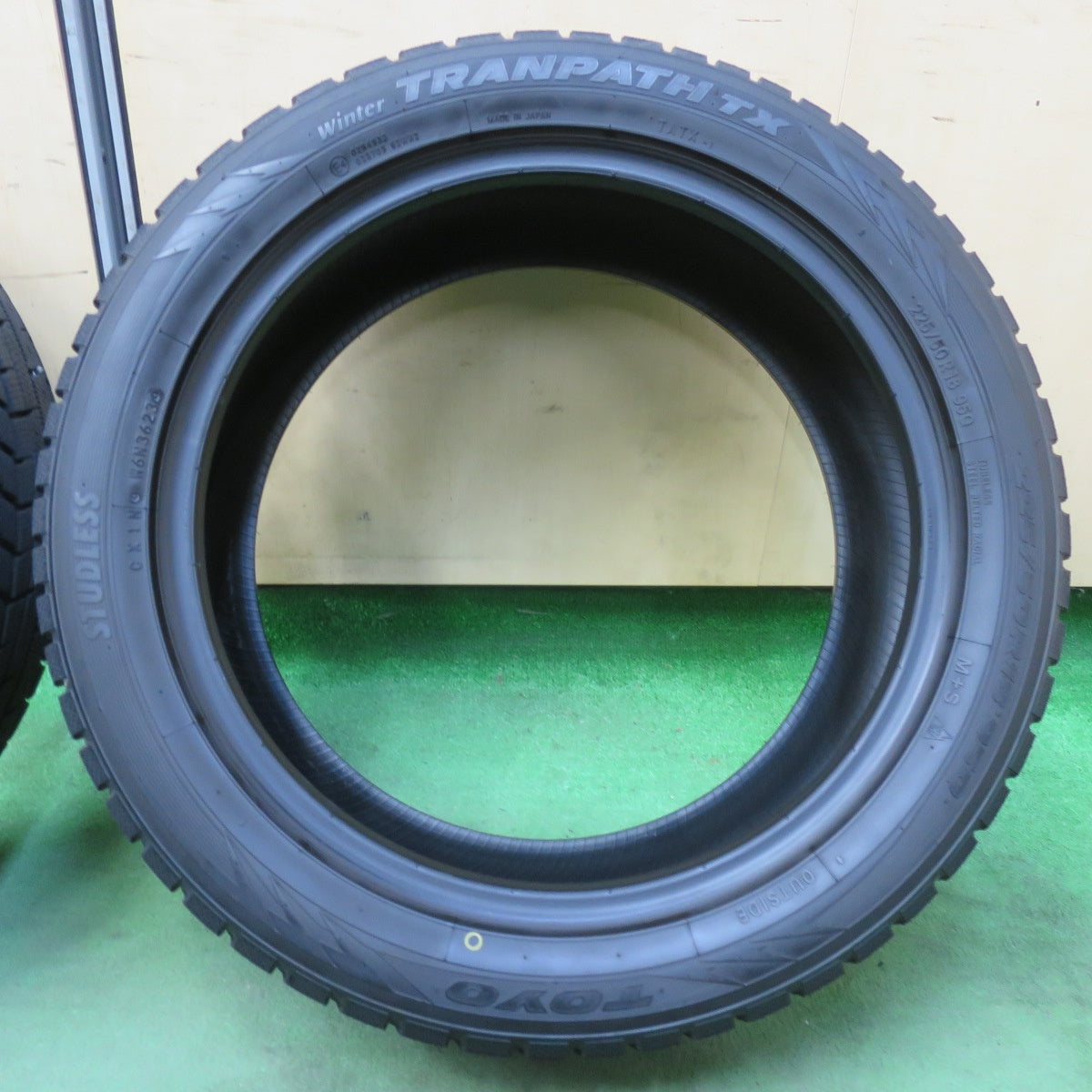 バリ溝!23年!9.5分★スタッドレス 225/50R18 トーヨー ウインター トランパス TX タイヤ 18インチ カローラクロス C-HR 等★5102510イスタ