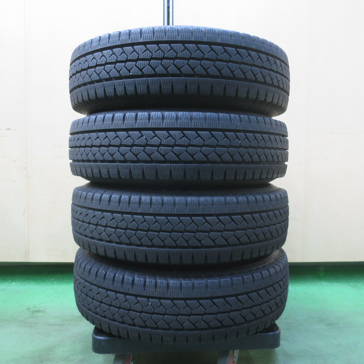 バリ溝!9.5分★スタッドレス 165R13 8PR ブリヂストン ブリザック VL1 INVERNO インヴェルノ 13インチ PCD100 114.3/4H マルチ★6012801イス