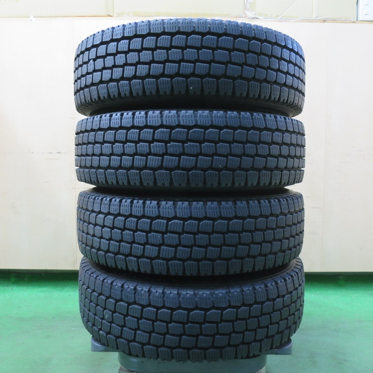 バリ溝!キレイ!9.5分★トヨタ プロボックス サクシード 純正 スチール 165R13 6PR スタッドレス ヨコハマ SY01 13インチ PCD100/4H★5040303イス