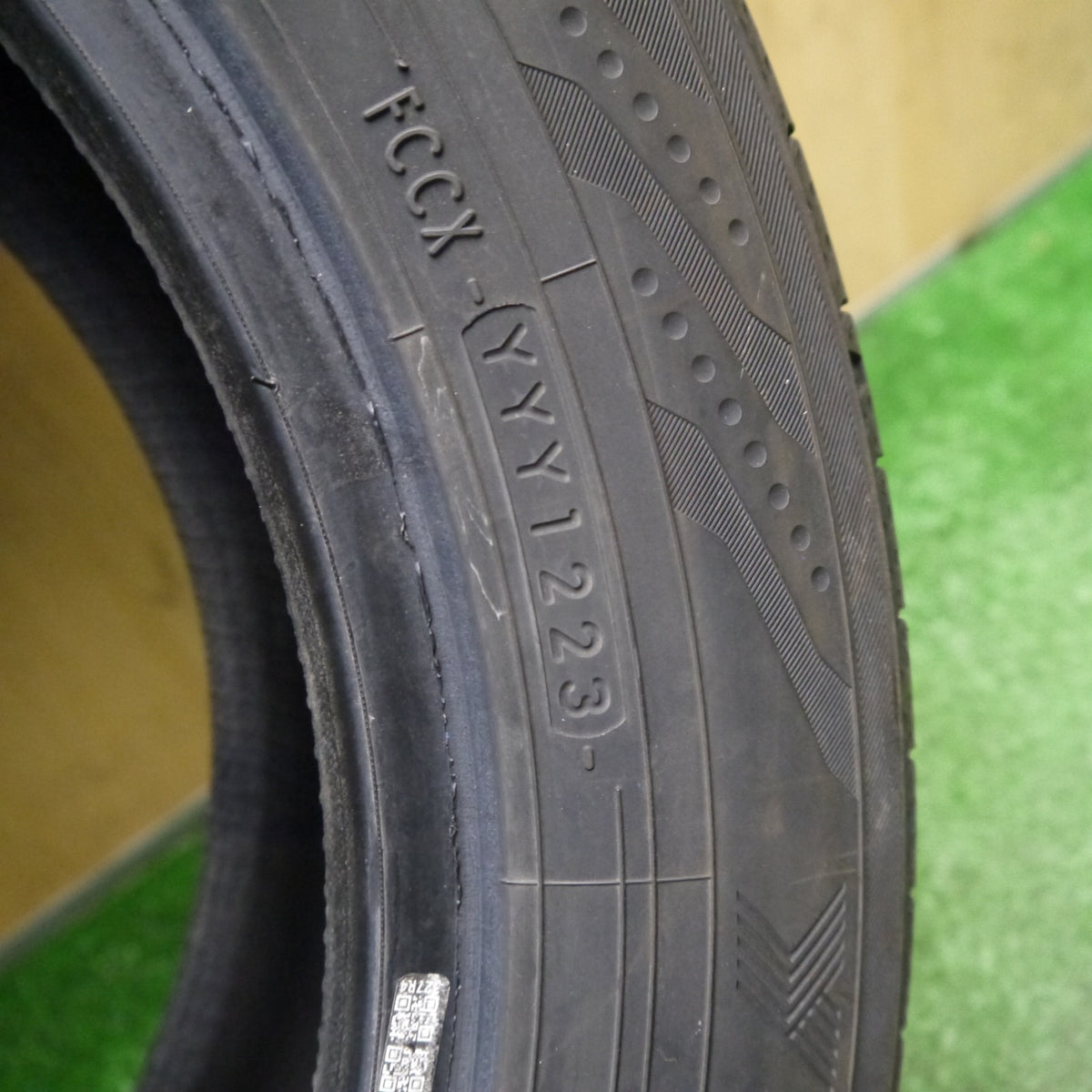 バリ溝!23年!8.5分!2本★165/65R14 ヨコハマ BluEarth-RV RV03 CK ブルーアース 14インチ タイヤ タンク ルーミー ハスラー ソリオ デリカ D:2 等★6031702Hノタ