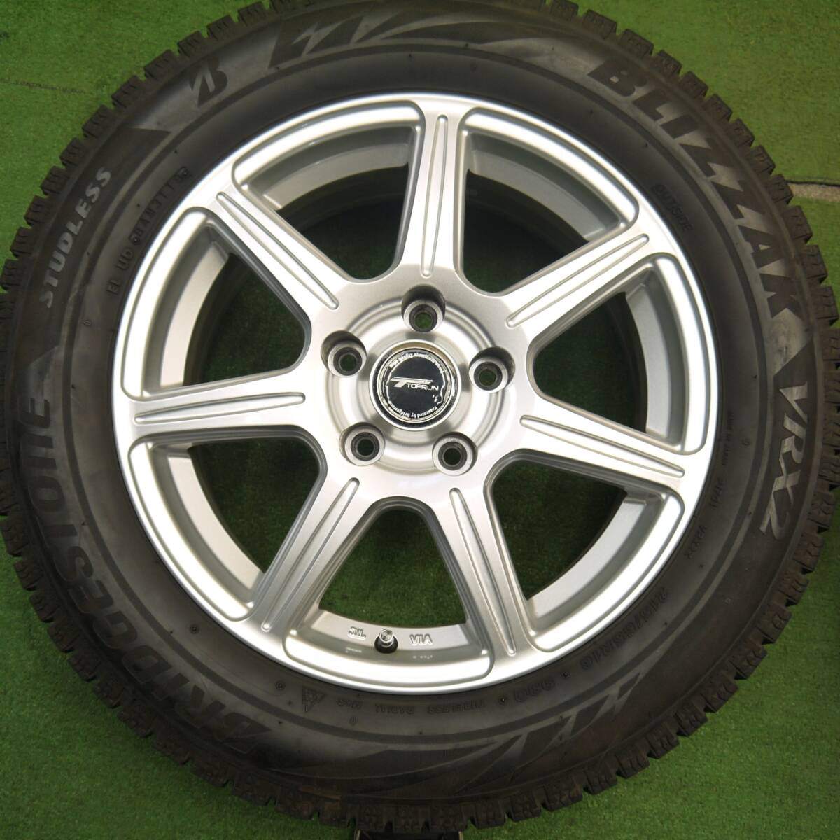 バリ溝!キレイ!9.5分★スタッドレス 215/55R16 ブリヂストン ブリザック VRX2 TOPRUN トップラン 16インチ PCD114.3/5H★5031713Hス