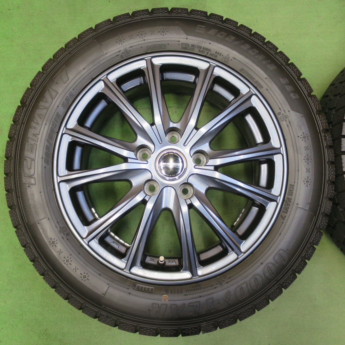 バリ溝!23年!キレイ!ほぼ10分★スタッドレス 205/60R16 グッドイヤー アイスナビ7 WAREN ヴァーレン 16インチ PCD114.3/5H★5072410イス