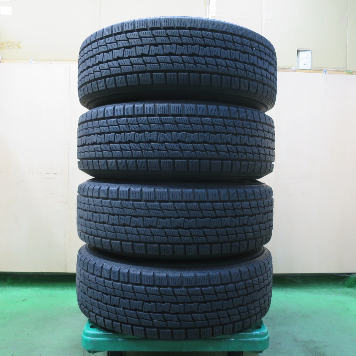 バリ溝!キレイ!9.5分★LOXARNY SPORT BADX 225/65R17 スタッドレス グッドイヤー アイスナビ SUV ロクサーニ スポーツ 17インチ PCD114.3/5H★5100907イス