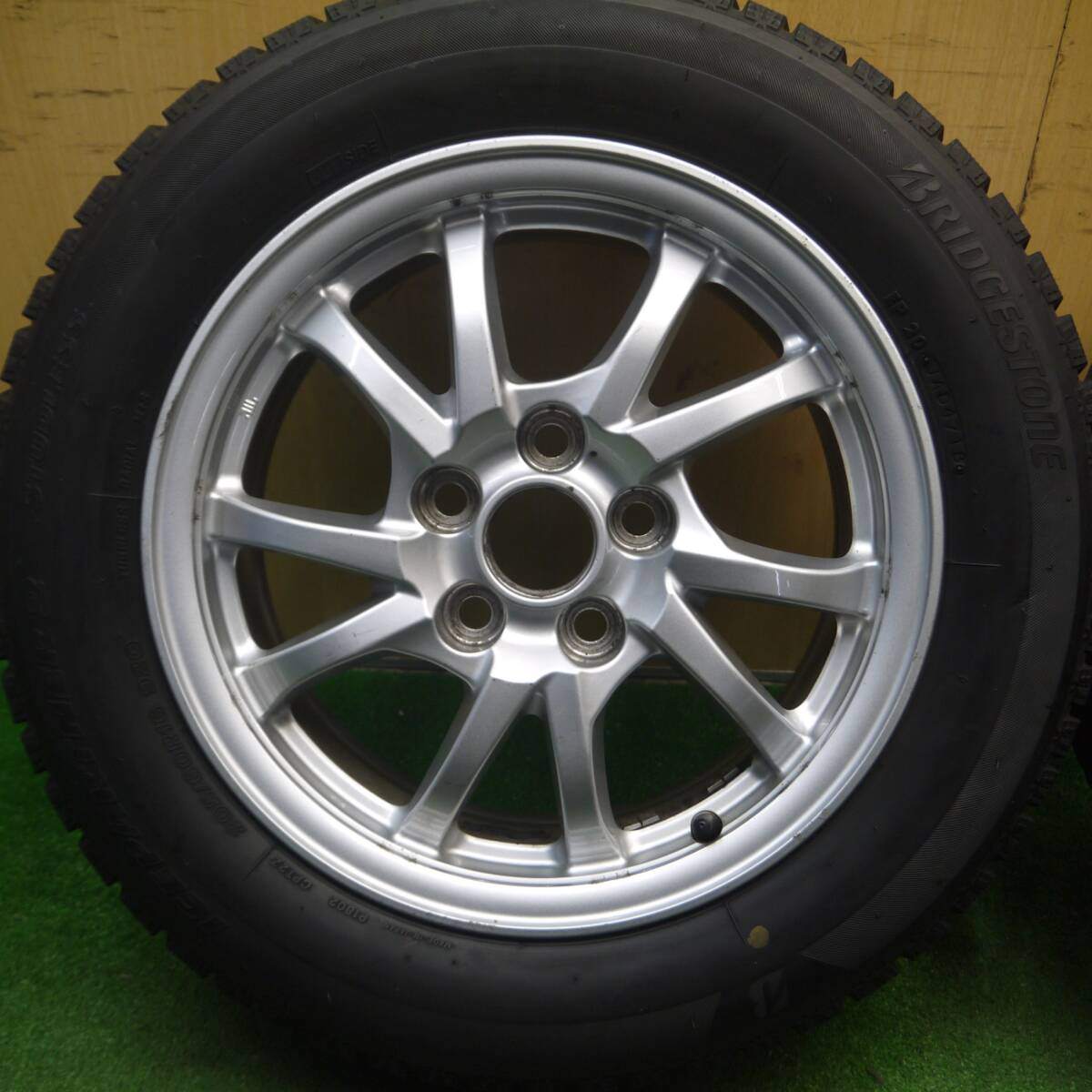 4本価格★トヨタ プリウスα 純正 205/60R16 スタッドレス ブリヂストン アイスパートナー2 16インチ PCD114.3/5H★5022511Hス