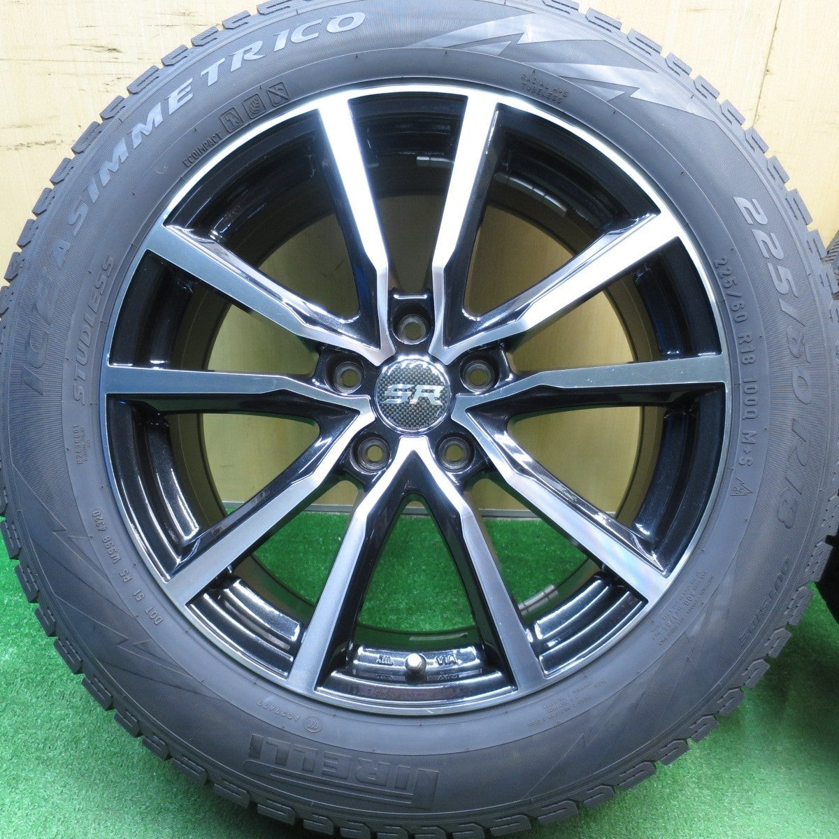 バリ溝!キレイ!8.5分★スタッドレス 225/60R18 ピレリ アイスアシンメトリコ STRANGER ストレンジャー 18インチ PCD114.3/5H★5030708Hス