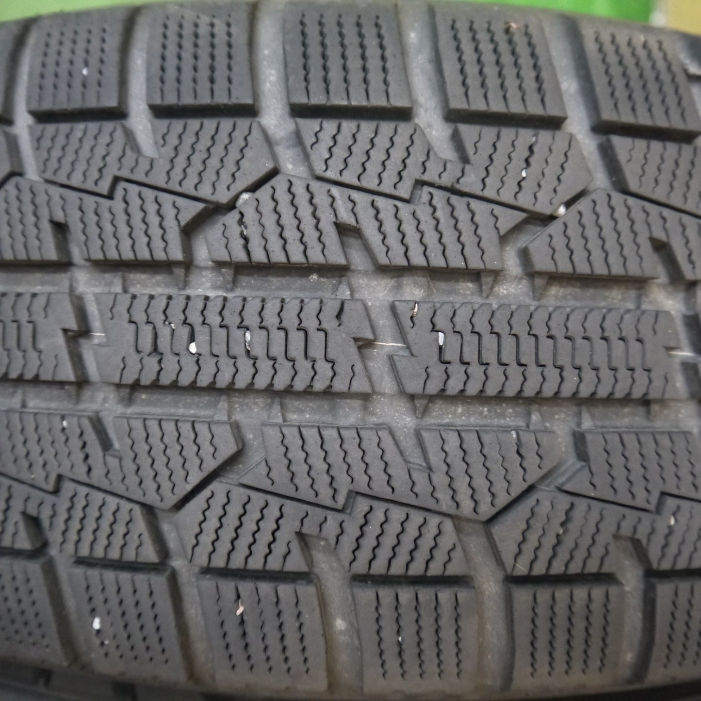 バリ溝!キレイ!9分★スタッドレス 195/65R15 トーヨー オブザーブ ガリット GIZ BUSTER バスター 15インチ PCD114.3/5H★5060915Hス