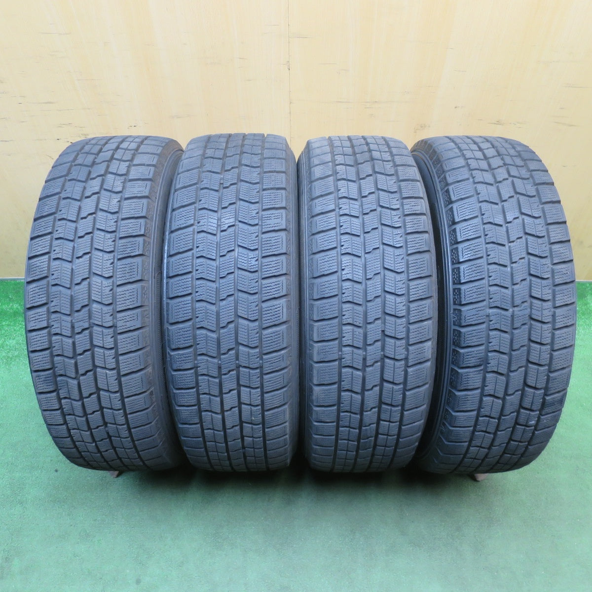バリ溝!24年!キレイ!9.5分◎スタッドレス 215/60R17 グッドイヤー アイスナビ7 ravrion RS01 ラブリオン 17インチ PCD114.3/5H◎6062301NJス