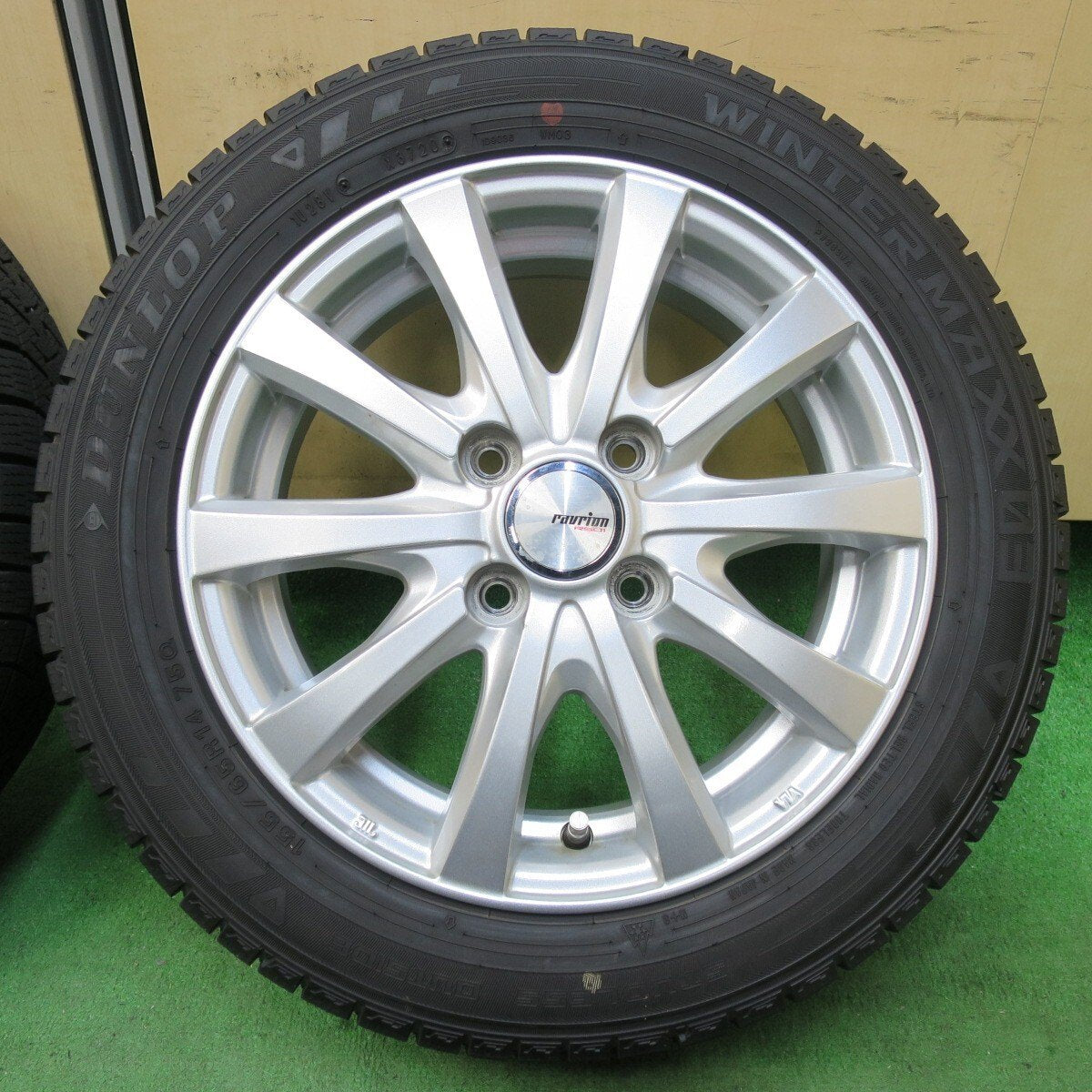 バリ溝!9分★スタッドレス 155/65R14 ダンロップ ウインターマックス 03 ravrion RS01 ラブリオン 14インチ PCD100/4H★5010801イス