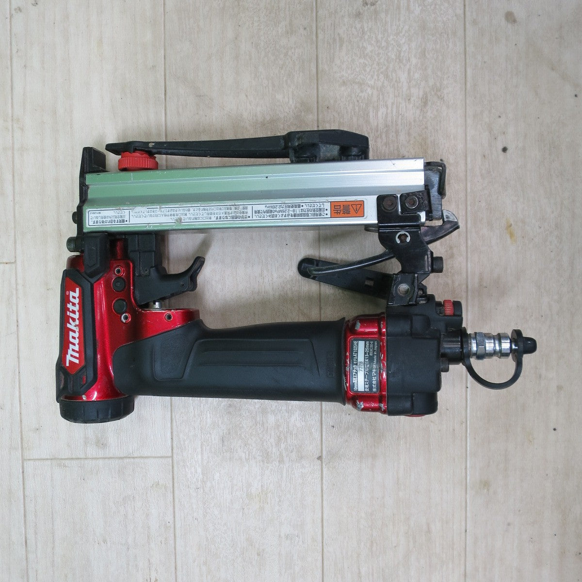 ☆マキタ 10mm 高圧 エア タッカー AT1025HE エアー ツール 工具 makita 現状品☆