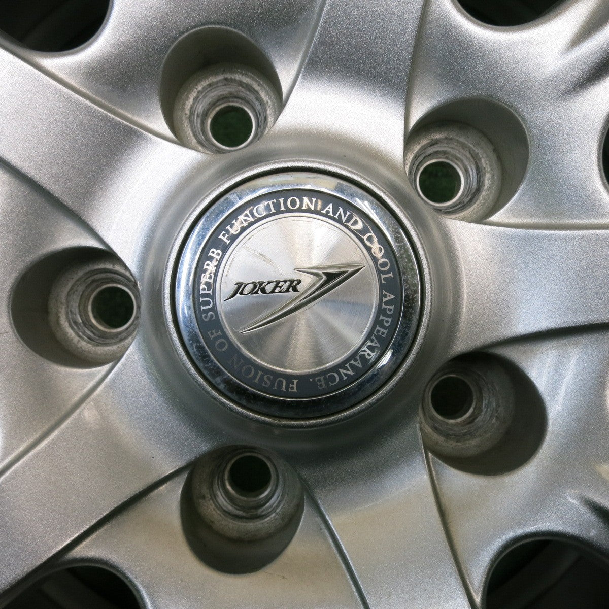 バリ溝!22年!9.5分以上★スタッドレス 205/60R16 グッドイヤー アイスナビ7 JOKER ジョーカー 16インチ PCD114.3/5H★5050702NJス