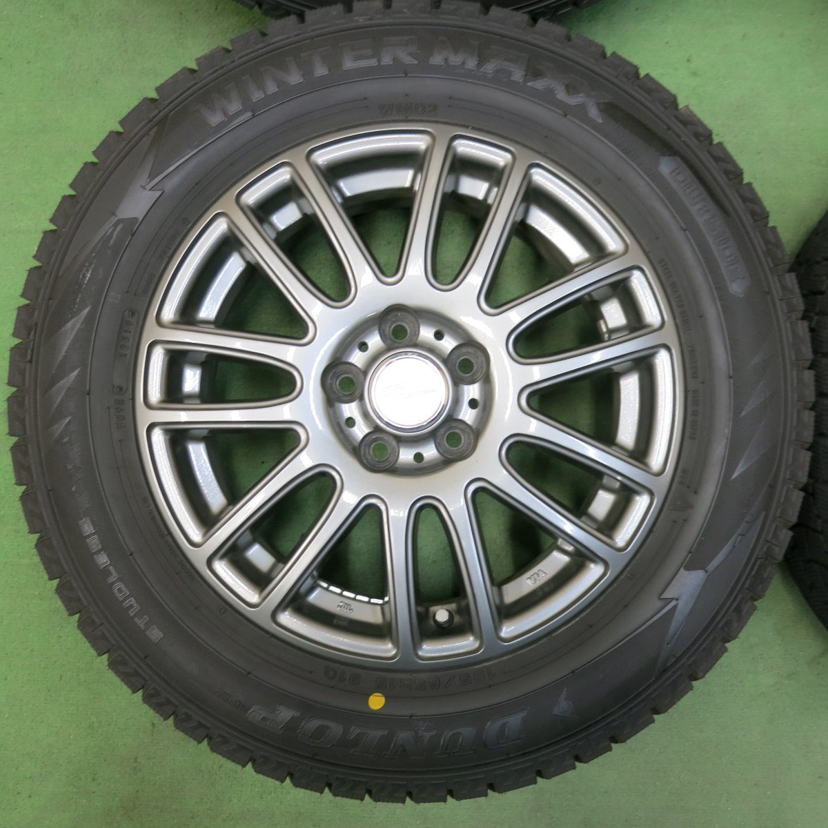 バリ溝!キレイ!ほぼ10分★プリウス 等 195/65R15 スタッドレス ダンロップ ウインターマックス WM02 E spider 15インチ PCD100/5H★5050201SYス