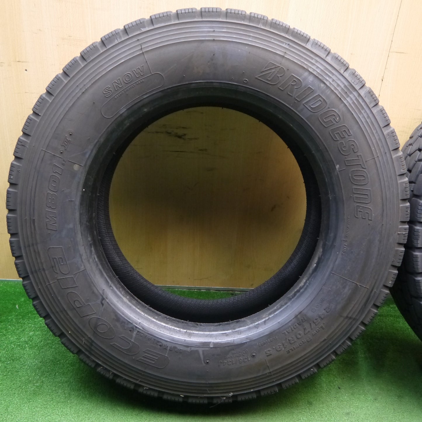 バリ溝!24年!9.5分!2本★トラック タイヤ 245/70R19.5 136/134J ブリヂストン エコピア M801 Ⅱ ミックス オールシーズン 19.5インチ★5061601KKノタ