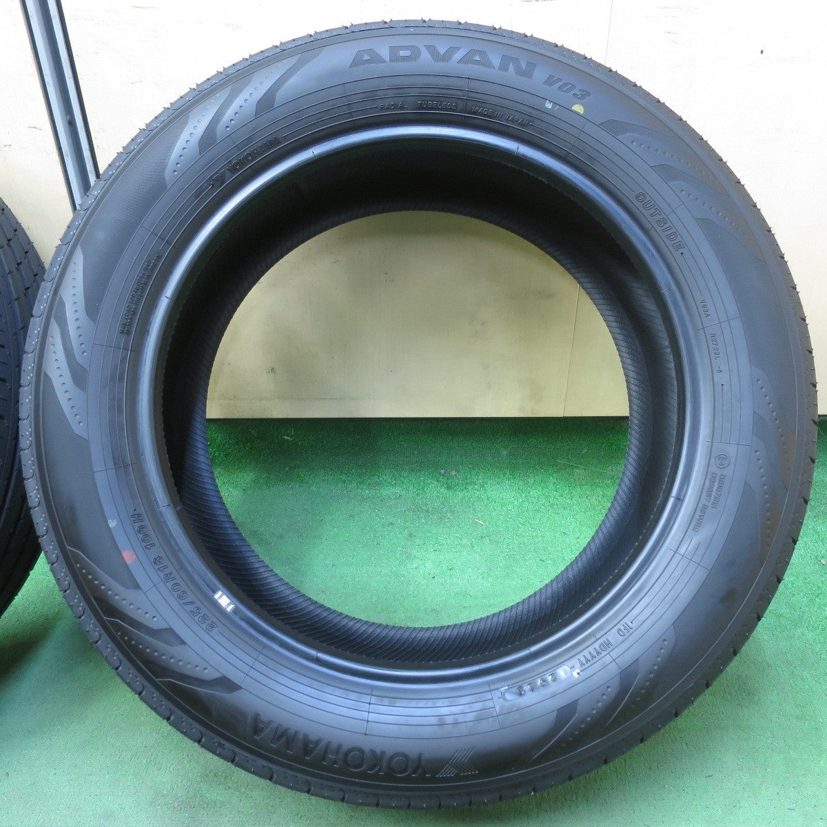 新車外し!25年★225/60R18 ヨコハマ アドバン V03 V03A タイヤ 18インチ 40系 アルファード ヴェルファイア レクサス NX 等★5091110イノタ