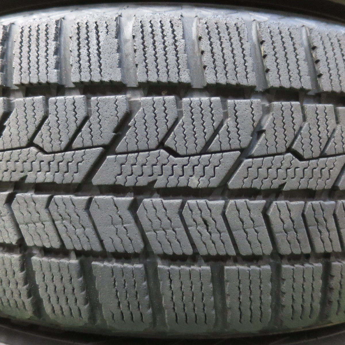 バリ溝!21年!8.5分★スタッドレス 195/65R15 トーヨー オブザーブ GIZ2 Ravrion ラブリオン 15インチ PCD100 114.3/5H マルチ★5111507イス