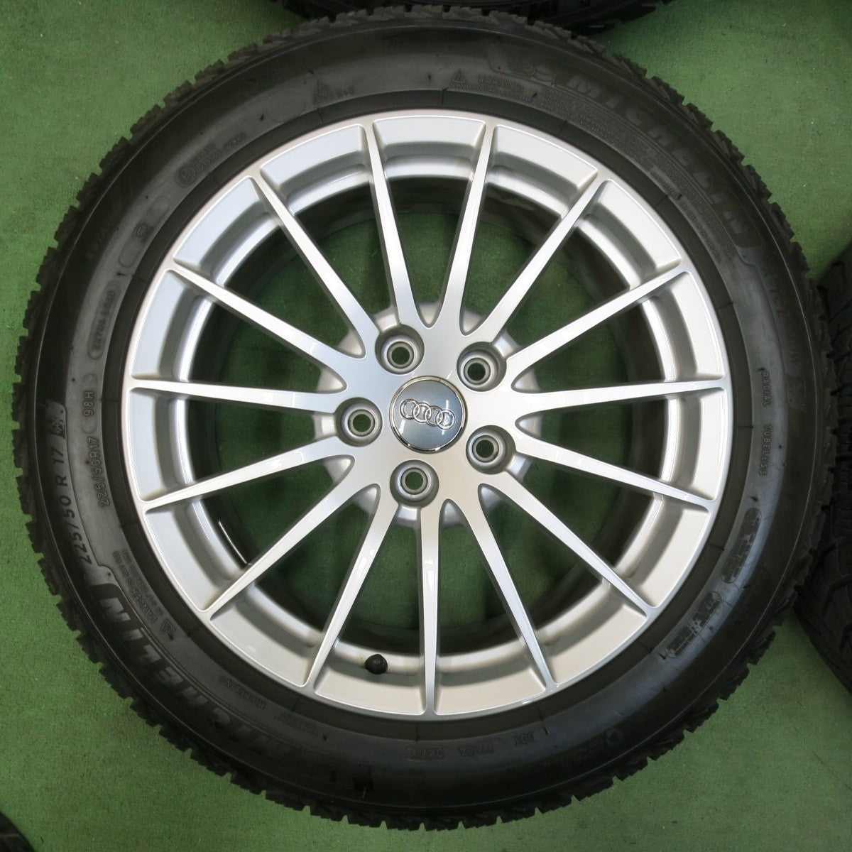 バリ溝!キレイ!9.5分★アウディ A4 A5 純正 225/50R17 スタッドレス ミシュラン X-ICE SNOW 17インチ PCD1★5013004SYス