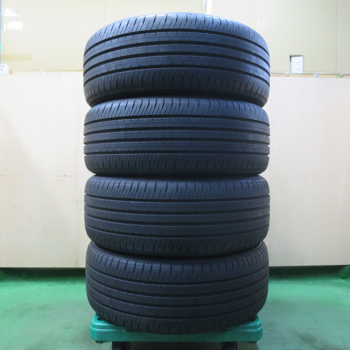 ほぼ新車外し!24年★245/45R20 ダンロップ e. スポーツマックス タイヤ 20インチ e.SPORTMAXX クラウンセダン ハリアー RAV4 CX-8 CX-5 等★5052603イノタ