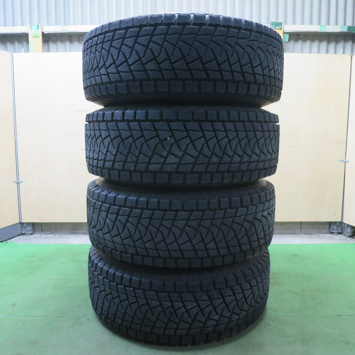 付属品付き!バリ溝!9.5分★BRADLEY V 285/75R16 116/113Q スタッドレス ブリヂストン ブリザック DM-Z3 ブラッドレー 16インチ PCD150/5H★6020201ナス