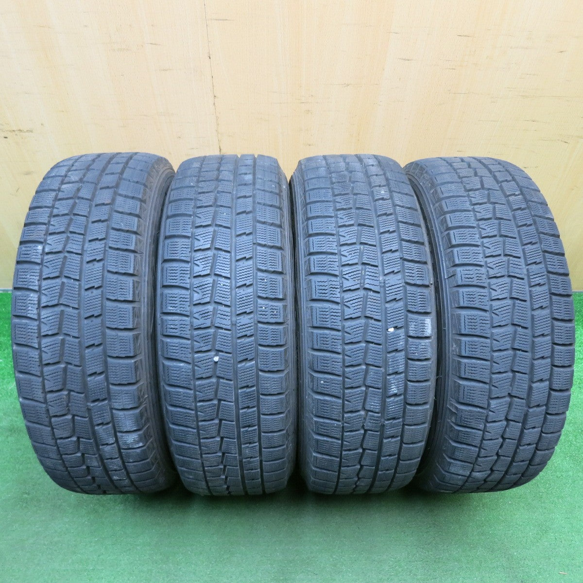 キレイ★プリウス 等 195/65R15 スタッドレス ダンロップ ウインターマックス WM01 NIRVANA NV ニルヴァーナ ニルバーナ 15インチ PCD100/5H★5041804TNス