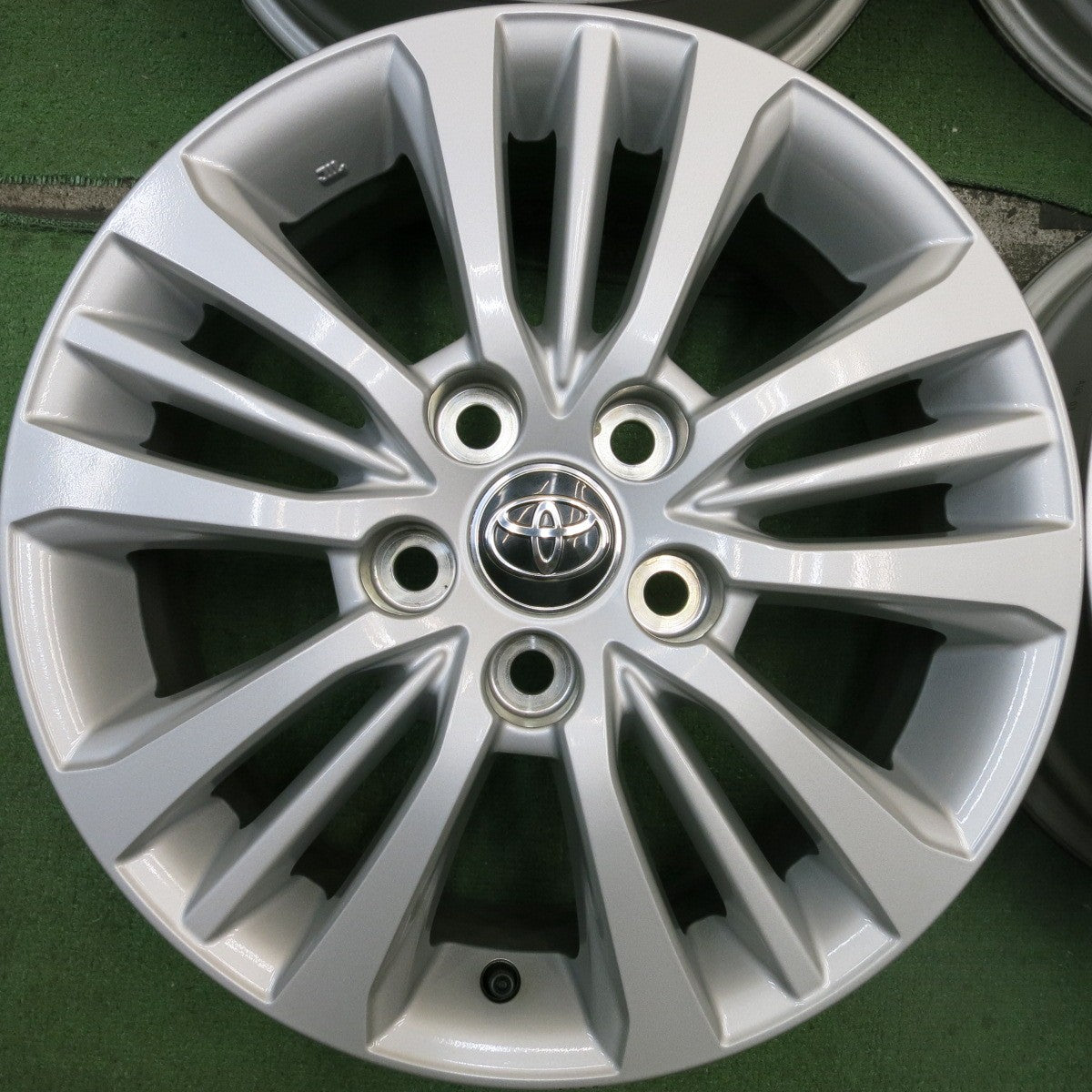キレイ★トヨタ 90系 ノア ヴォクシー 純正 ホイール 16インチ 16×6J PCD114.3/5H★5081511HAホ