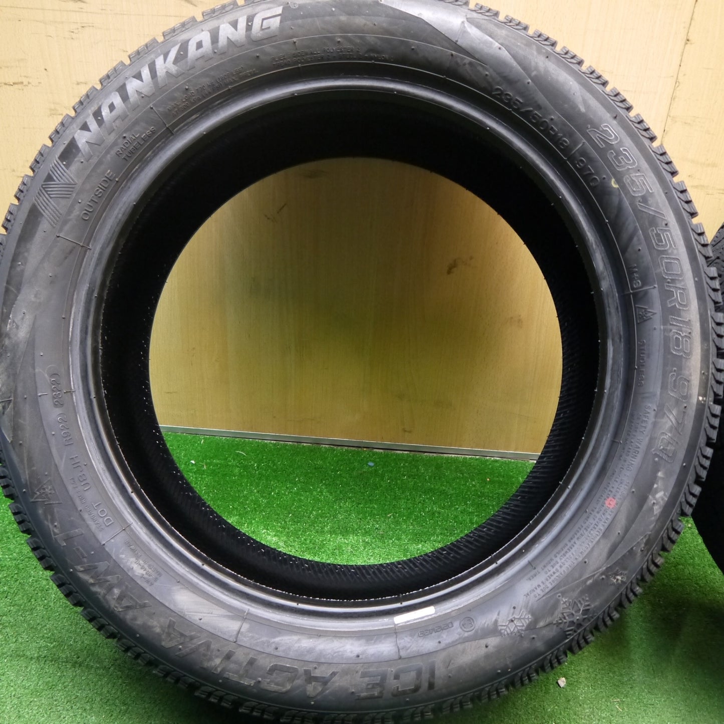 バリ溝!22年!ほぼ10分★スタッドレス 235/50R18 ナンカン アイスアクティバ AW-1 タイヤ 18インチ アルファード ヴェルファイア 等★5040407Hスタ