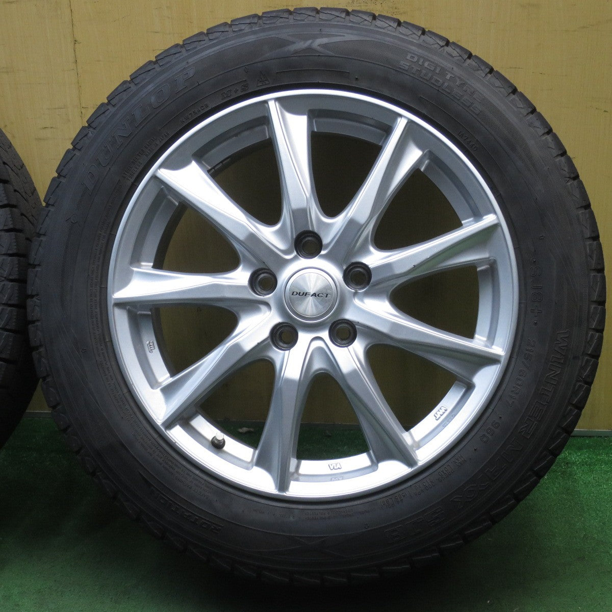 バリ溝!22年!9.5分★スタッドレス 215/60R17 ダンロップ ウインターマックス SJ8+ DUFACT デュファクト 17インチ PCD114.3/5H★5091904NJス
