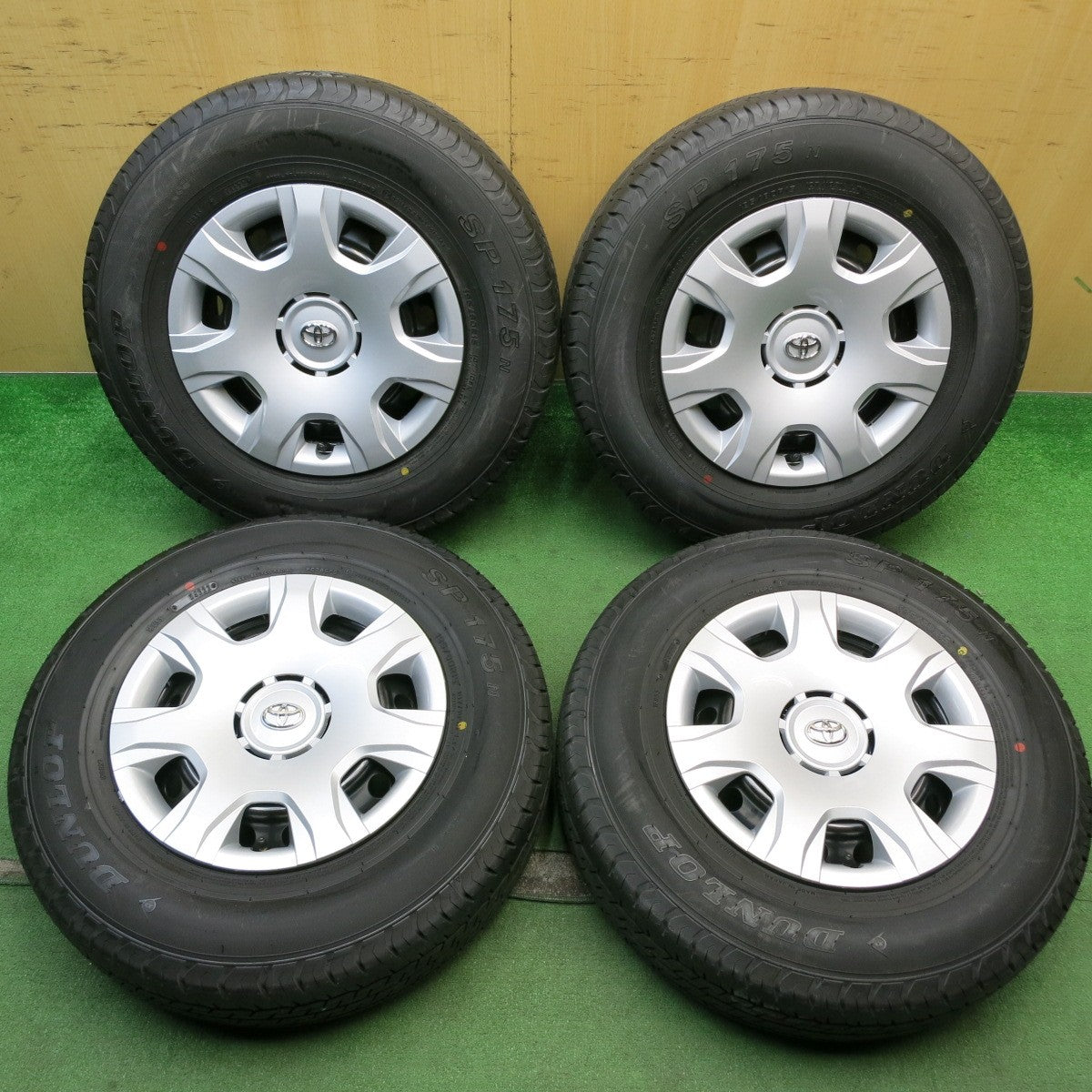 新車外し!22年★トヨタ 200系 ハイエース 純正 スチール 195/80R15 107/105N ダンロップ SP175N 15インチ PCD139.7/6H★5062108HAノ