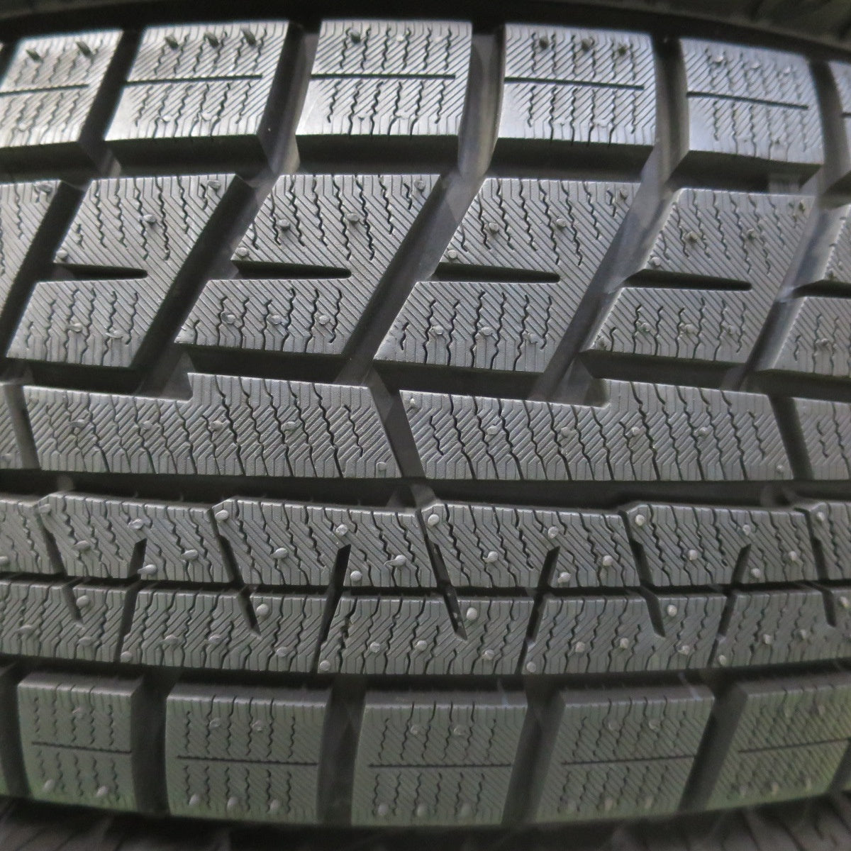 バリ溝!21年!ほぼ10分★スタッドレス 185/70R14 ヨコハマ アイスガード iG60 タイヤ 14インチ アクア ヤリス ノート フィット デミオ スイフト 等★5090611イスタ