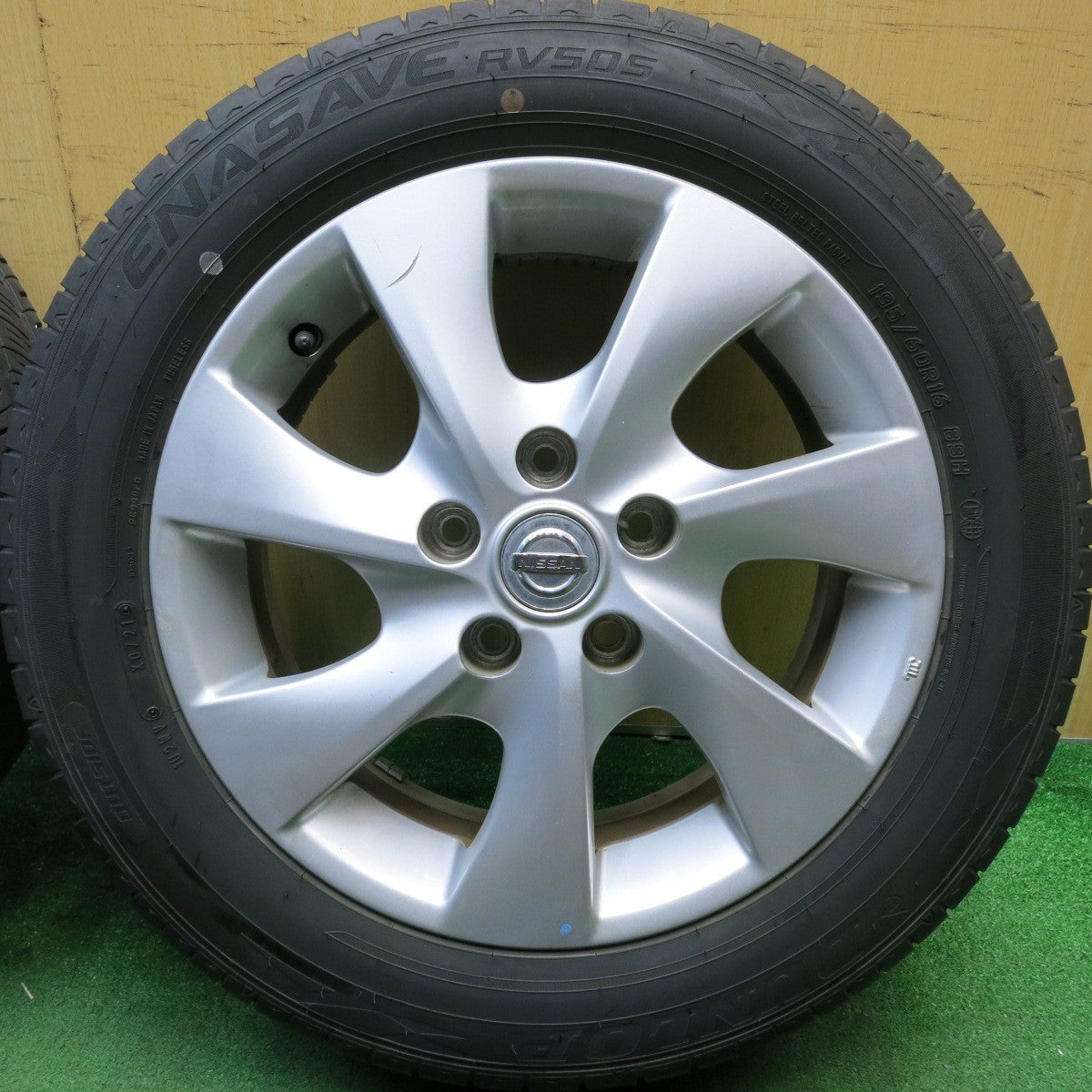 バリ溝!21年!9.5分★日産 C26 セレナ 純正 195/60R16 ダンロップ エナセーブ RV505 16インチ PCD114.3/5H★5042710HAノ