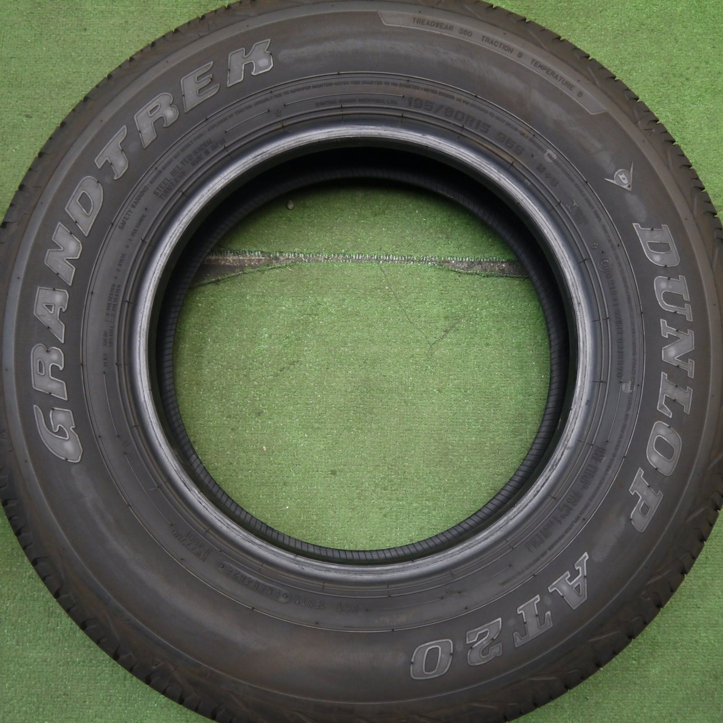 新車外し!24年★195/80R15 ダンロップ AT20 グラントレック タイヤ 15インチ ジムニー シエラ ハイエース 等★5070801Hノタ