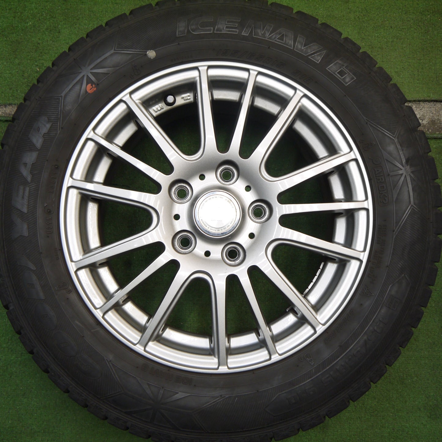 キレイ★スタッドレス 195/65R15 グッドイヤー アイスナビ6 ravrion selze ラブリオン 15インチ PCD114.3/5H★5060914Hス