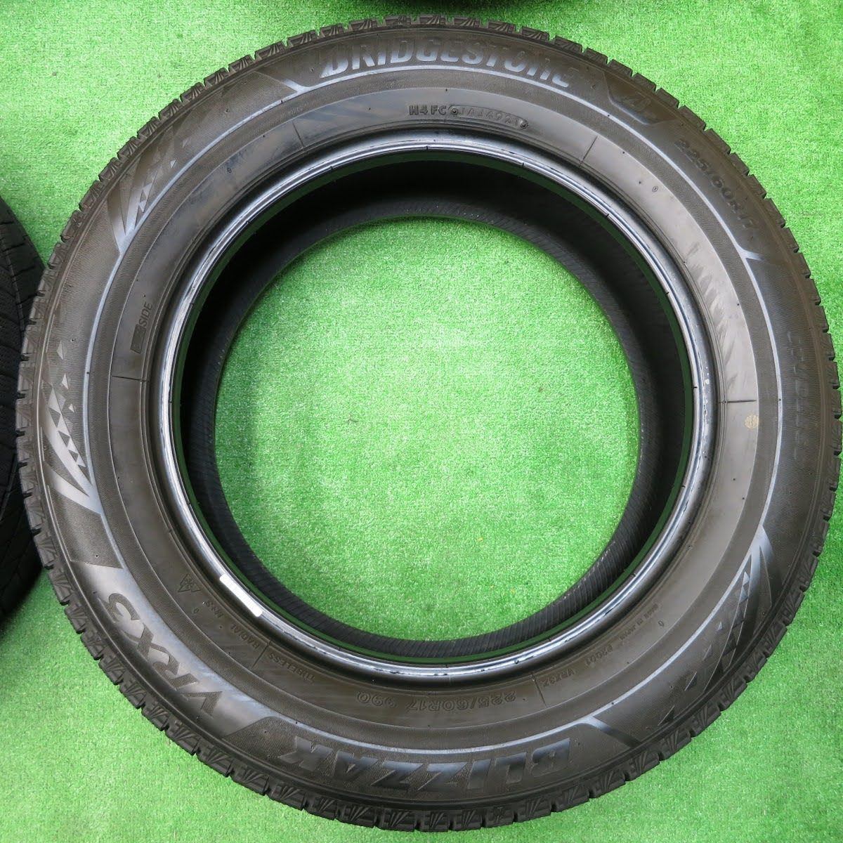 バリ溝!21年!9.5分★スタッドレス 225/60R17 ブリヂストン ブリザック VRX3 タイヤ 17インチ アルファード 等★3112006イスタ