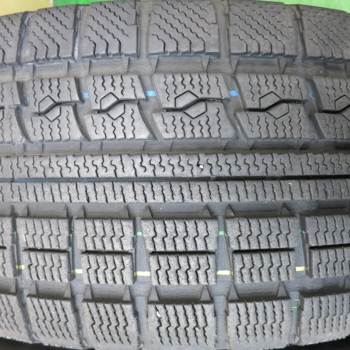 バリ溝!9.5分★スタッドレス DAYTONA デイトナ 215/70R15 トーヨー ウインター トランパス MK4α スチール 15インチ PCD139.7/6H★5053104HAス
