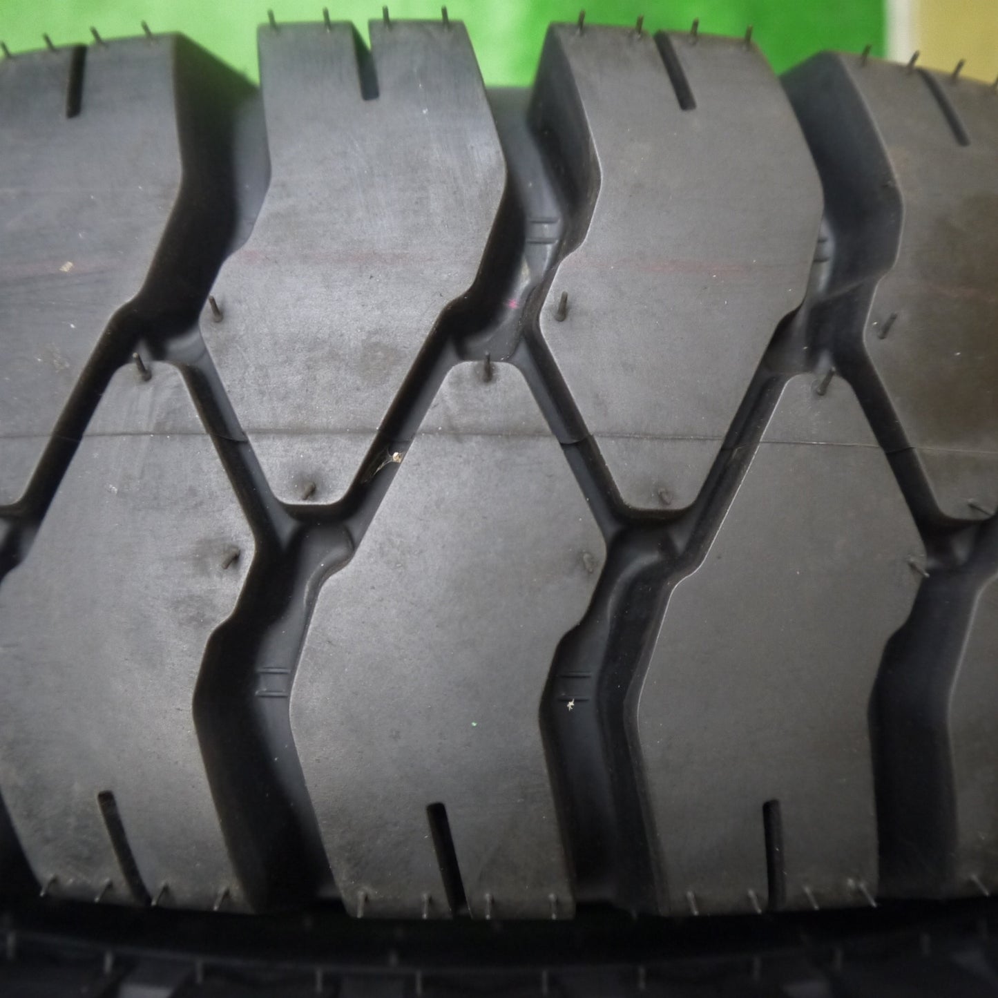 未使用!25年!付属品付き!2本★フォークリフト タイヤ 6.00-9 10PR ダンロップ POWER LIFTER パワー リフター★5102409Hノタ