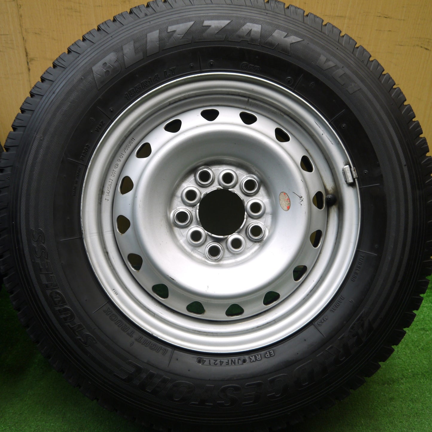 バリ溝!9.5分★スタッドレス 185R14 6PR 8PR ブリヂストン ブリザック VL1 スチール ホイール 14インチ PCD100 114.3/5H マルチ★5051306Hス