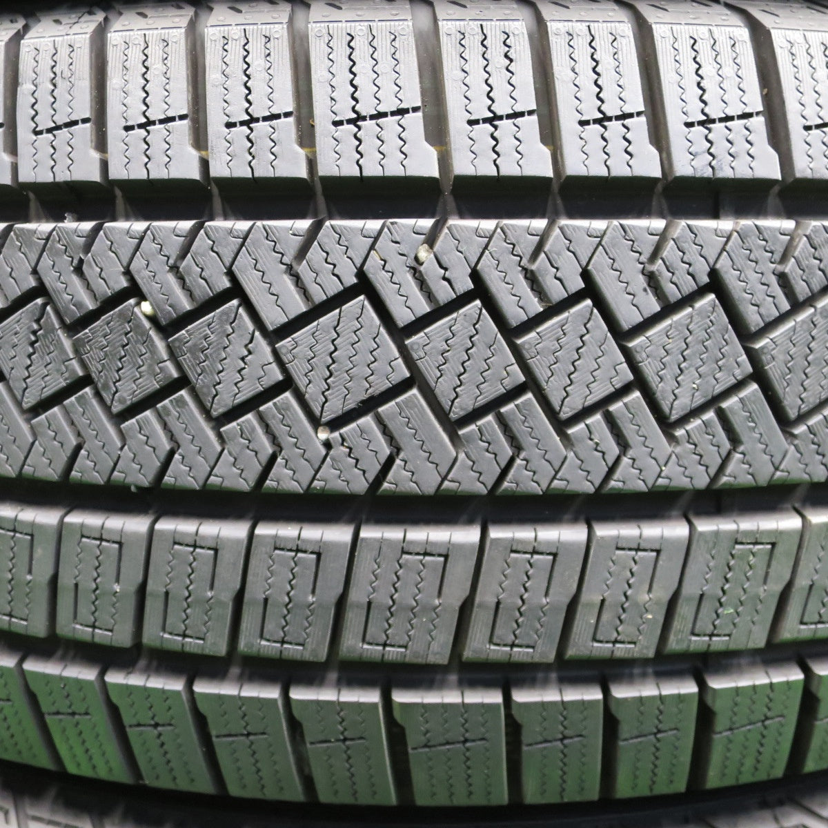 バリ溝!23年!ほぼ10分★スタッドレス 225/55R18 ピレリ アイスゼロ アシンメトリコ タイヤ 18インチ デリカ D:5 ZR-V エルグランド 等★6010503NKスタ