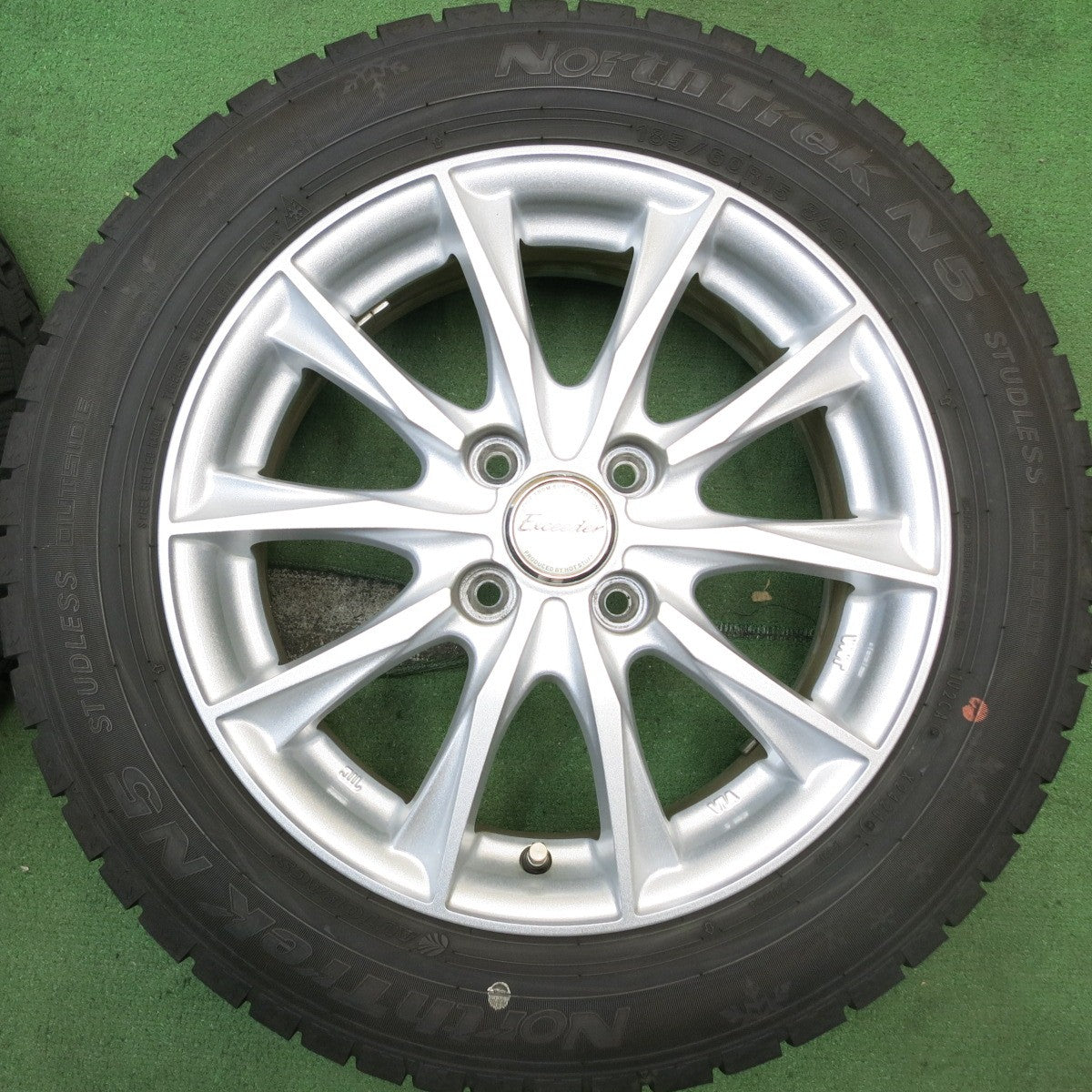 バリ溝!24年!キレイ!9.5分以上★スタッドレス 185/60R15 オートバックス ノーストレック N5 Exceeder エクシーダー 15インチ PCD100/4H★5070603HAス
