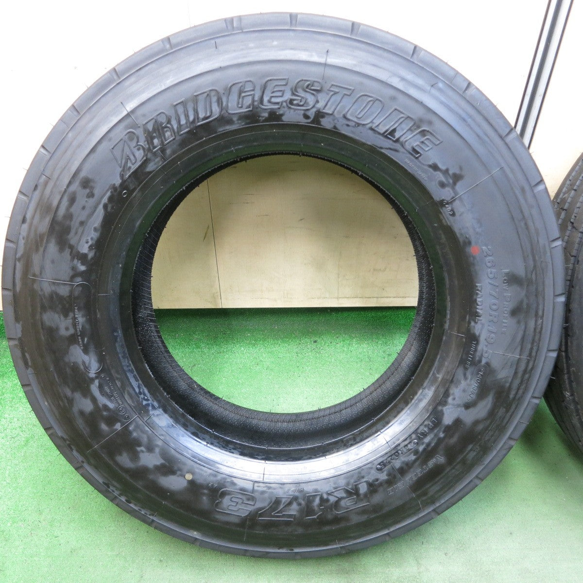 新車外し!25年!2本★トラック タイヤ 265/70R19.5 140/138J ブリヂストン R173 19.5インチ★5100704ナノタ