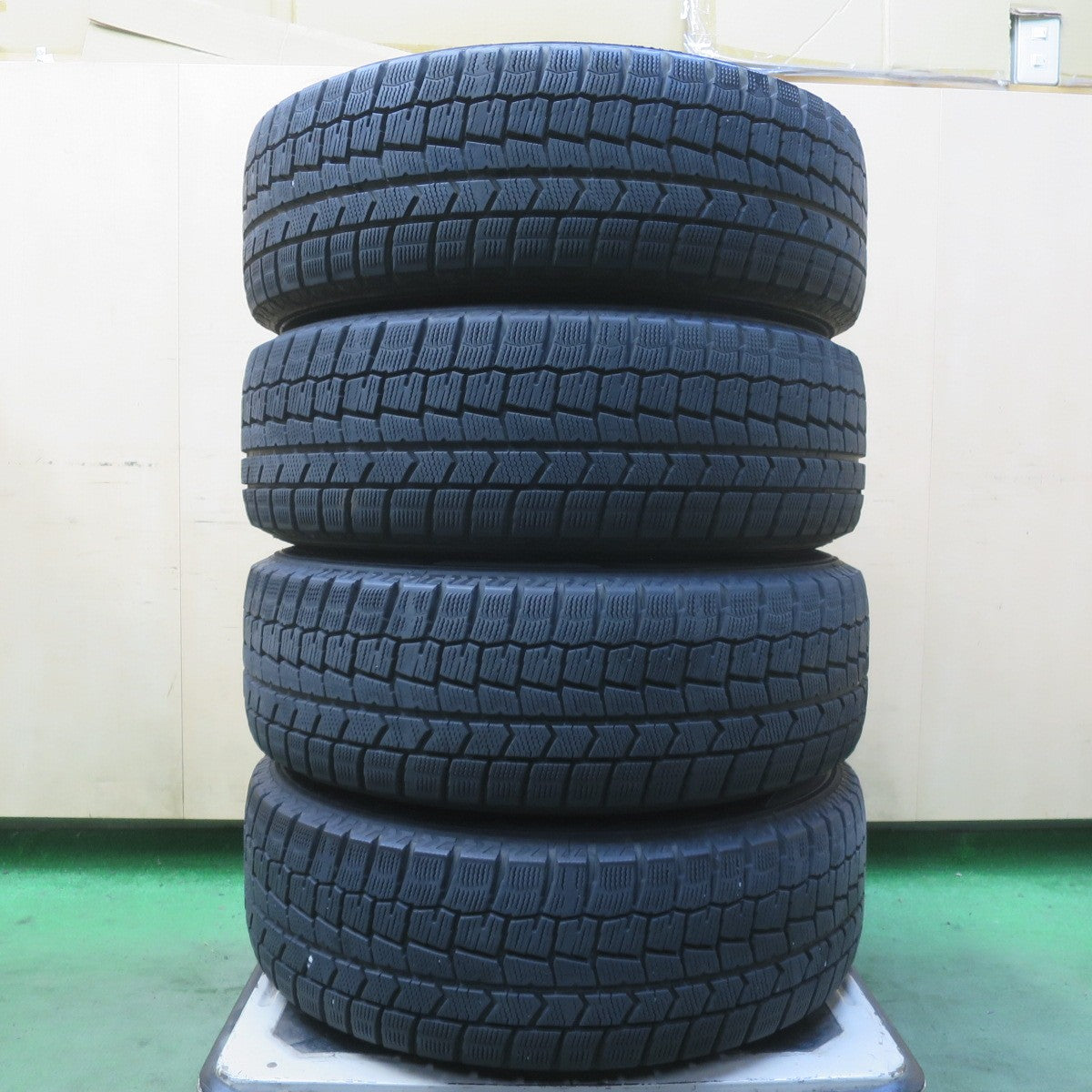 バリ溝!22年!9分◎スタッドレス 195/65R15 ダンロップ ウインターマックス WM02 AXEL アクセル 15インチ PCD114.3/5H◎6092905イス