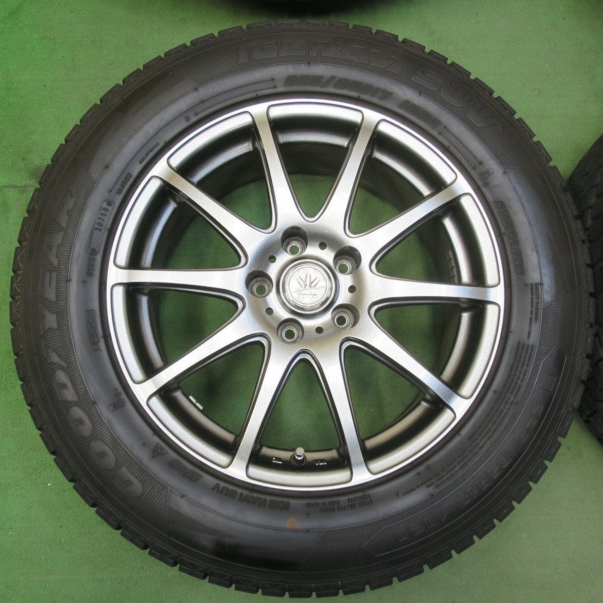 バリ溝!キレイ!9.5分★LOXARNY SPORT BADX 225/65R17 スタッドレス グッドイヤー アイスナビ SUV ロクサーニ スポーツ 17インチ PCD114.3/5H★5100907イス