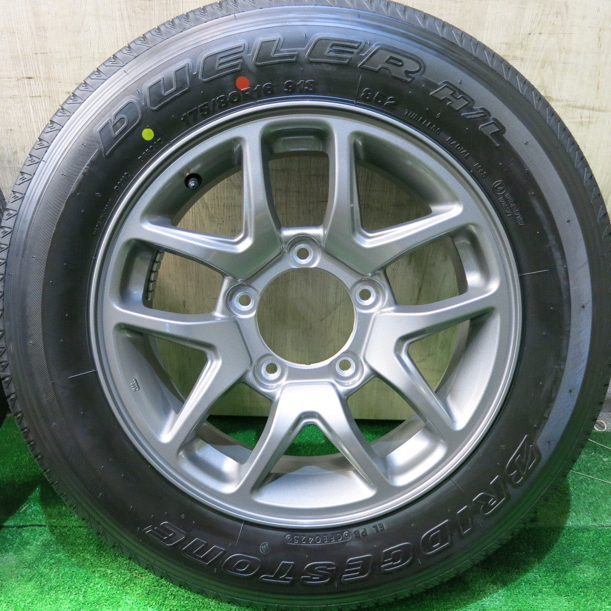 新車外し!25年★スズキ JB64 ジムニー 純正 175/80R16 ブリヂストン デューラー H/L 852 16インチ PCD139.7/5H★5050203HAノ