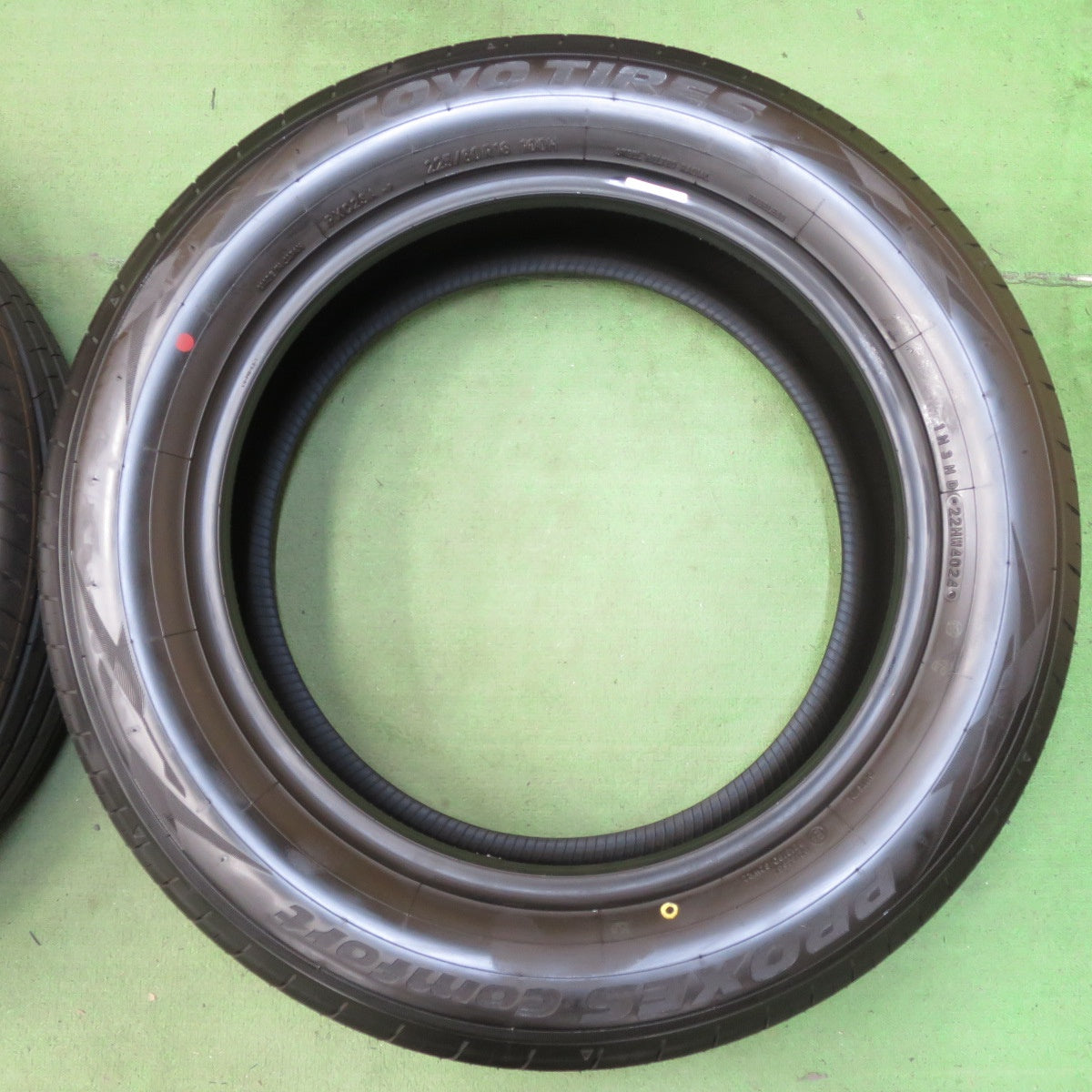 新車外し!24年★225/60R18 トーヨー プロクセス Comfort タイヤ 18インチ 40系 アルファード ヴェルファイア ハリアー RAV4 等★5051701イノタ