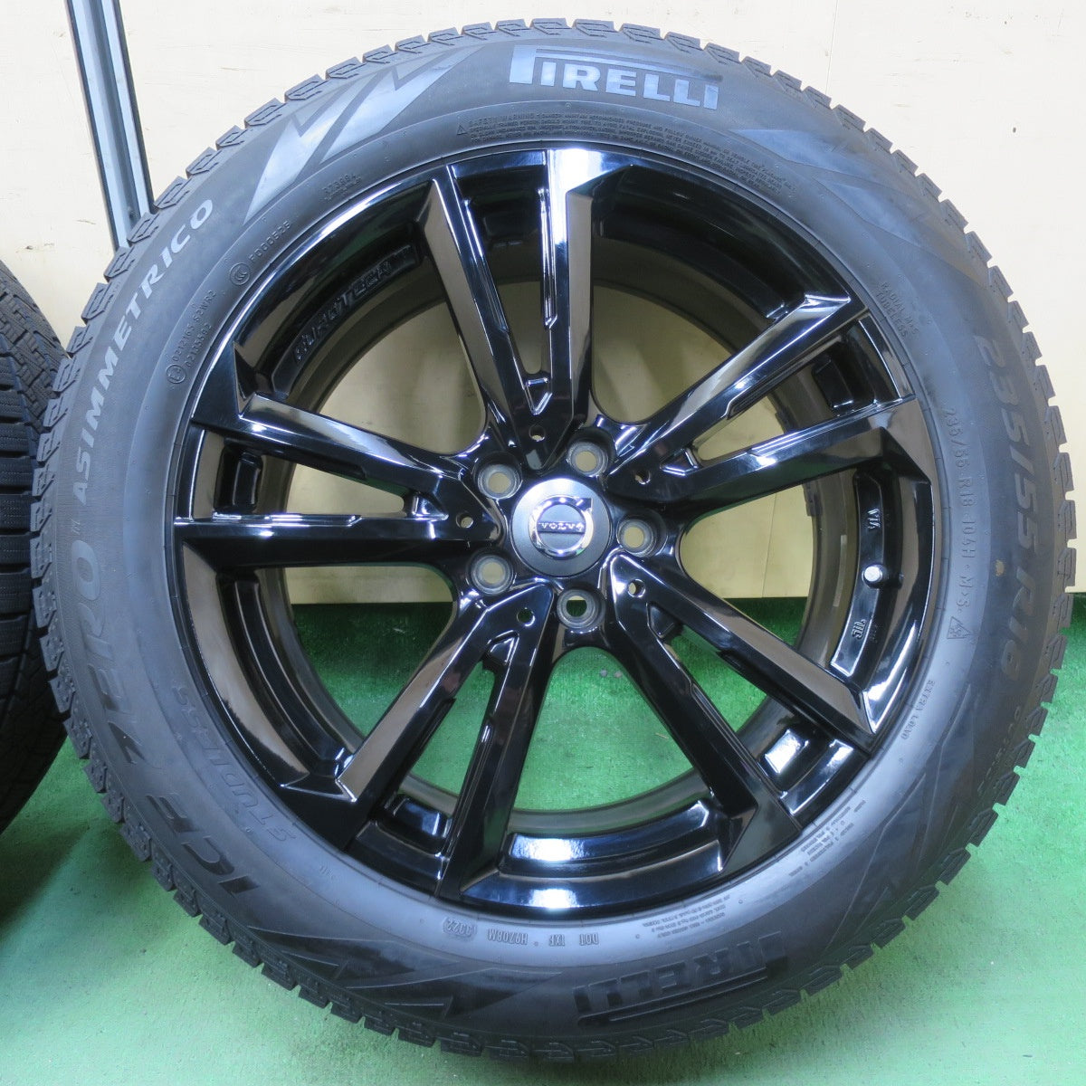 バリ溝!22年!キレイ!9分★ボルボ 等 EUROTECH GAYA SOLI 235/55R18 スタッドレス ピレリ アイスゼロ アシンメトリコ ユーロテック ガヤ ソリ 18インチ PCD108/5H★5092203イス