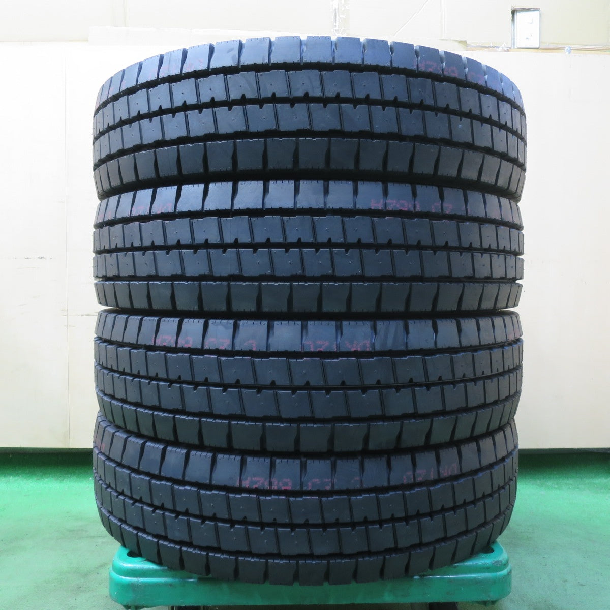 未使用!24年★トラック タイヤ 205/80R17.5 120/118N ブリヂストン デュラビス G640 DURAVIS 17.5インチ★5063005イノタ