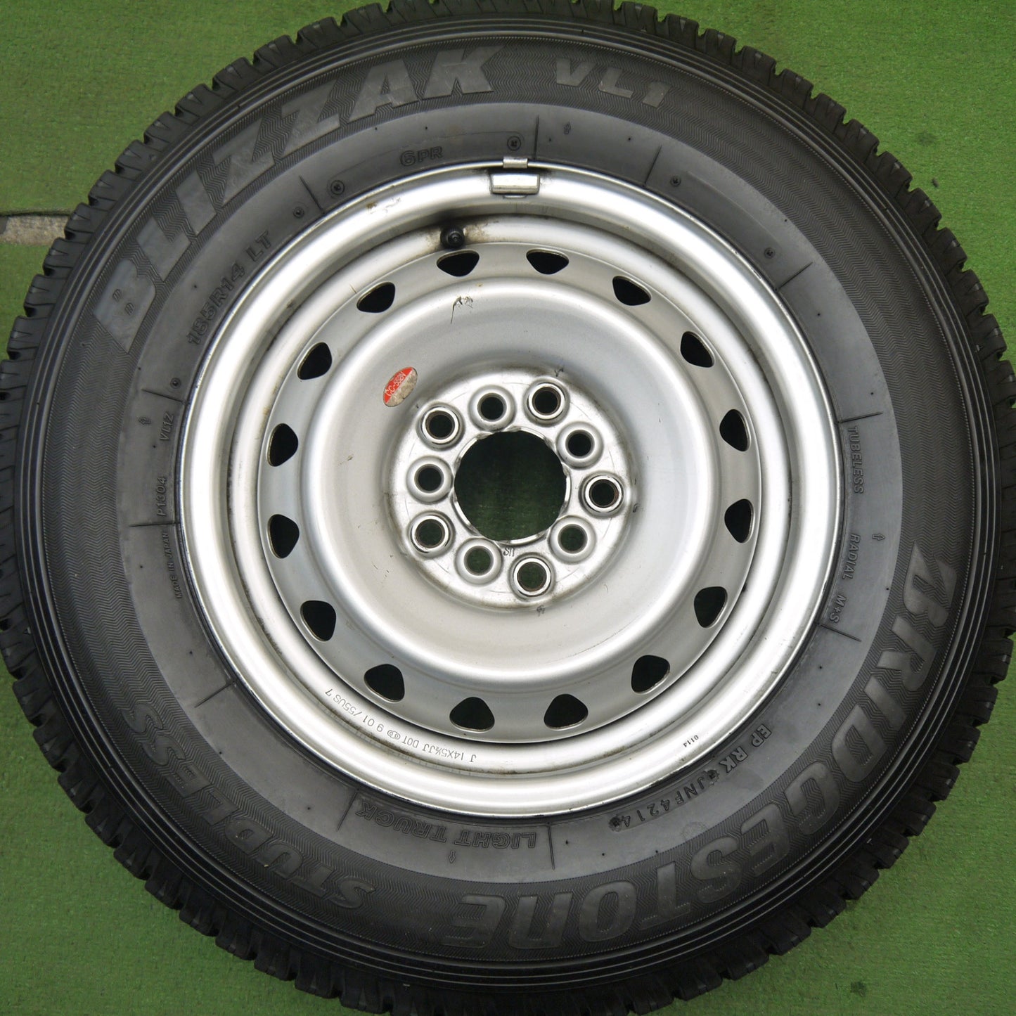 バリ溝!9.5分★スタッドレス 185R14 6PR 8PR ブリヂストン ブリザック VL1 スチール ホイール 14インチ PCD100 114.3/5H マルチ★5051306Hス